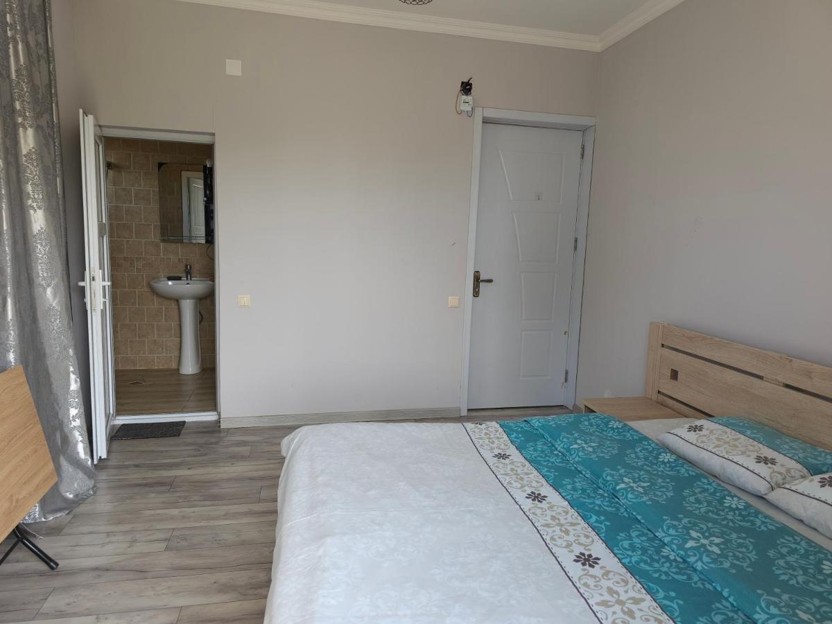Tete Guest House Batumi Exterior foto